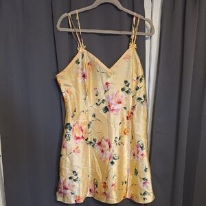 Delicates Women's Yellow W/Pink‎ Floral Satiny Nightgown Lingerie Sz L EUC